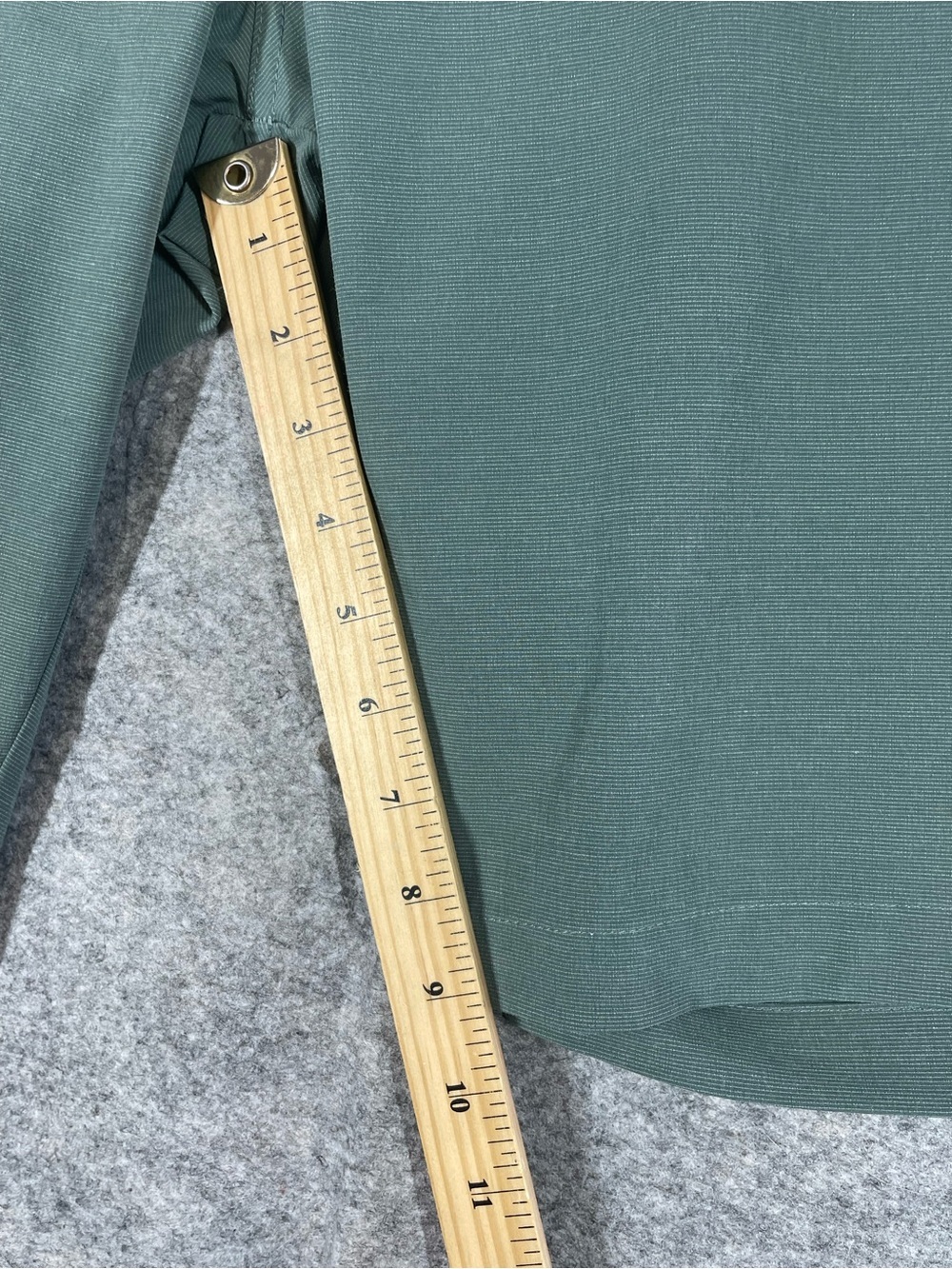Travis Mathew Golf Shorts Green Size 40 Performance Stretch Casual Athletic - Picture 9 of 16
